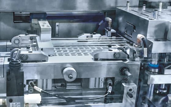 Máy làm mát bằng nước thiết bị bán dẫn cắt và đúc thiết bị